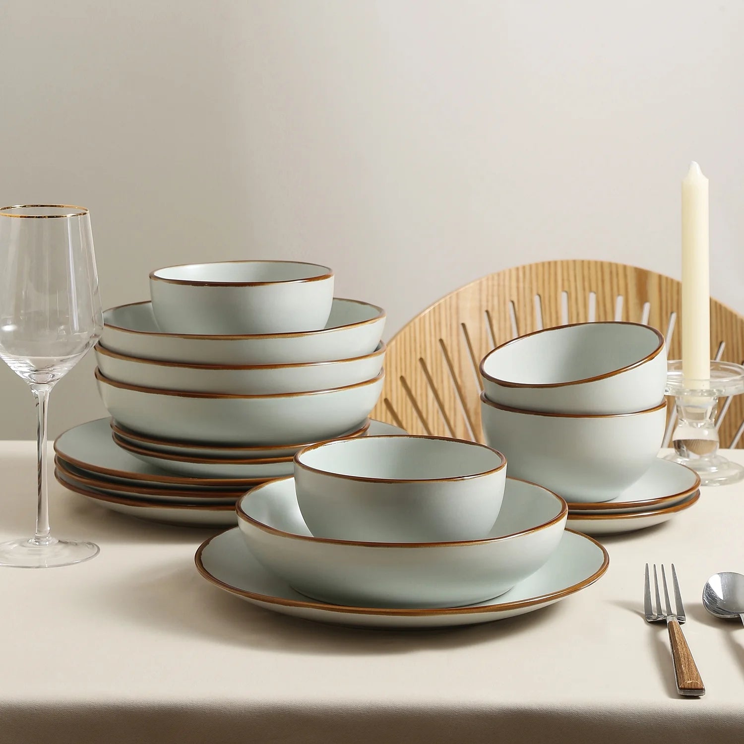 Brasa 16-Piece Dinnerware Set Stoneware, Light Green