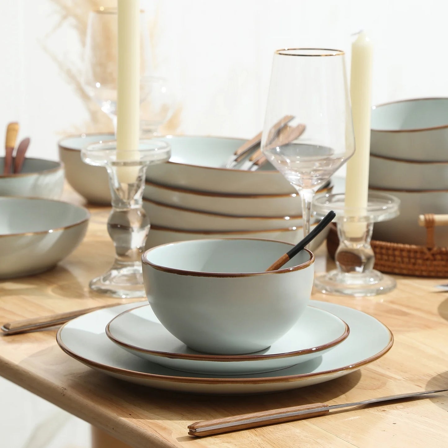 Brasa 16-Piece Dinnerware Set Stoneware, Light Green